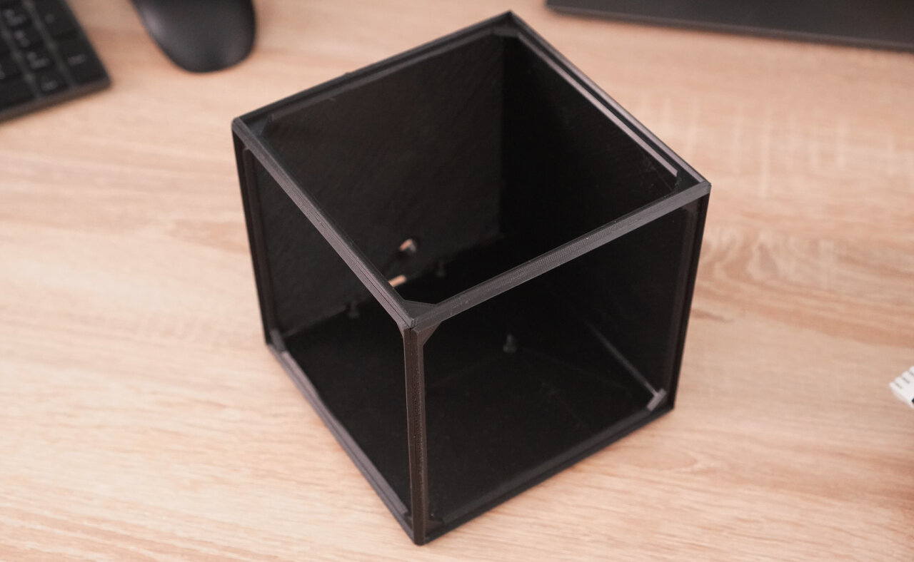 Photo of cube without panels.
