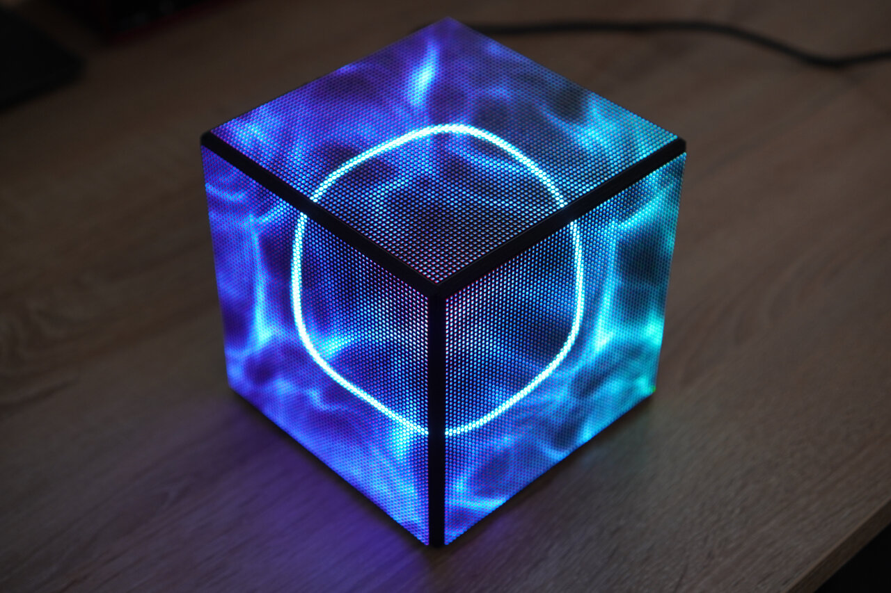 Photo of the LED cube in idle state.
