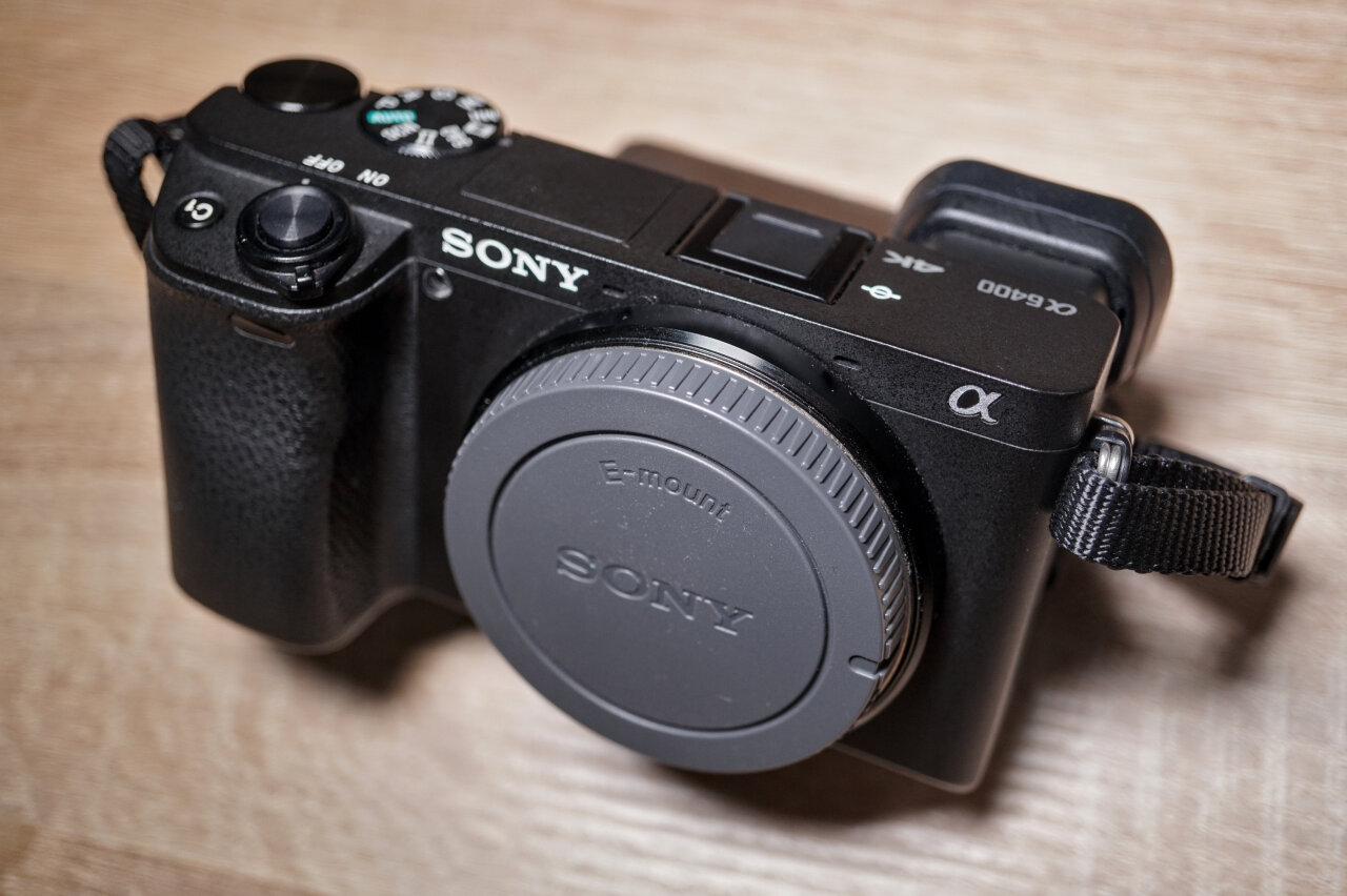 Photo of the Sony Alpha a6400.