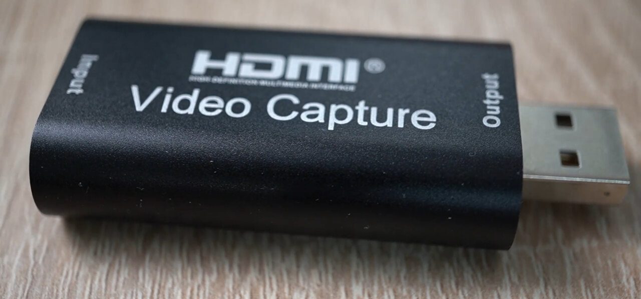 Photo of a cheap HDMI grabber.